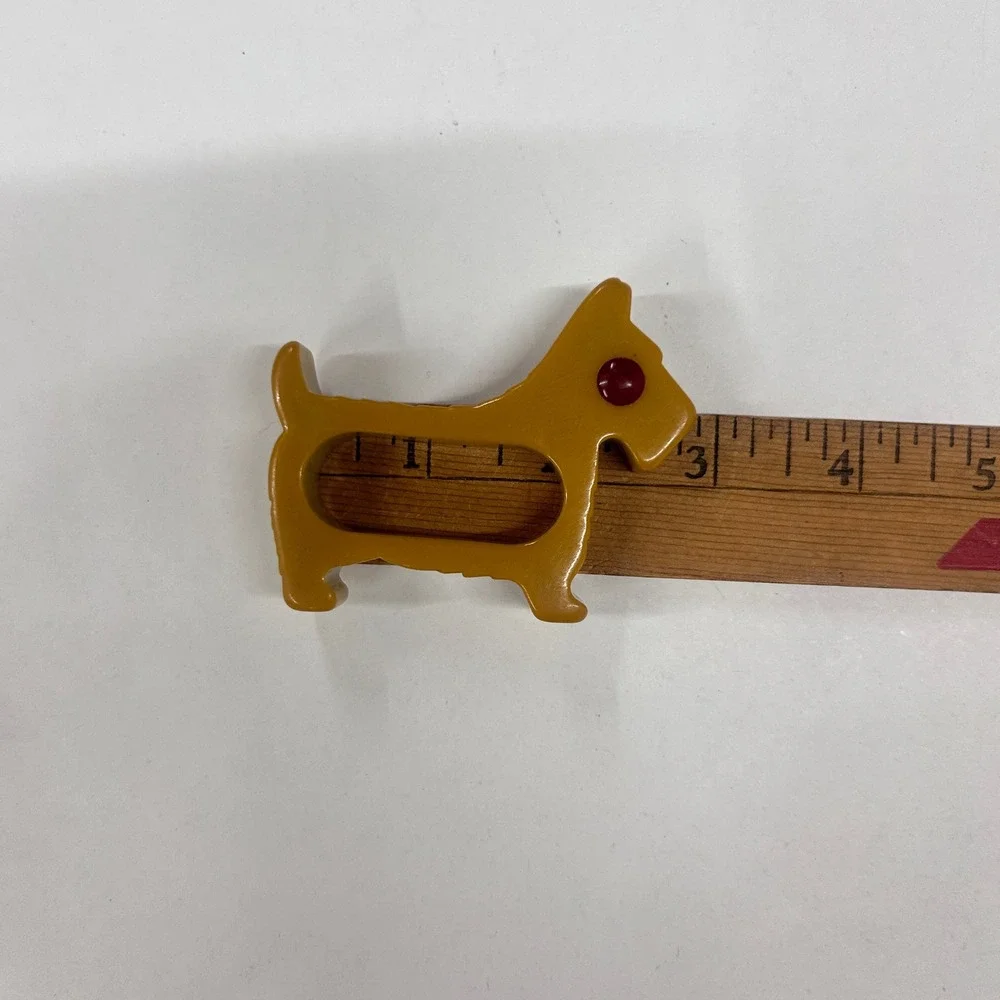 Bakelite Catalin Scottie Dog Napkin Ring Butterscotch Red Eye Art Deco Vintage